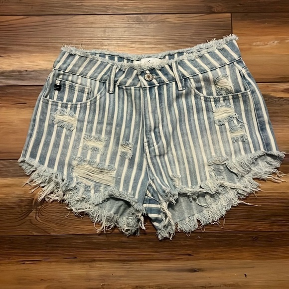 KanCan highrise striped shorts size medium - Picture 1 of 8